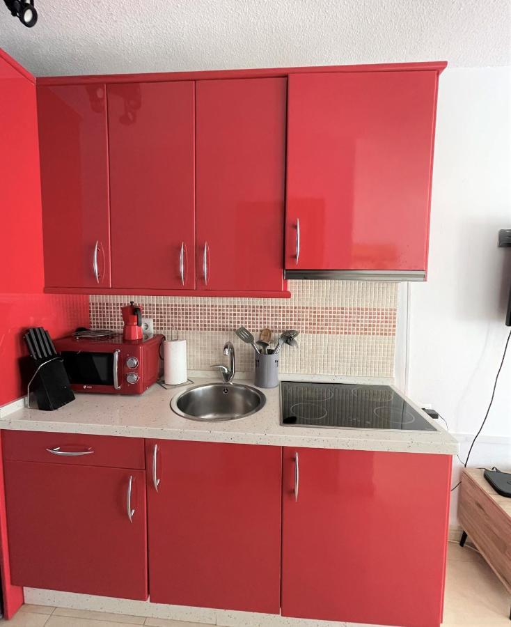 Ver93 - Redstudio Apartment *